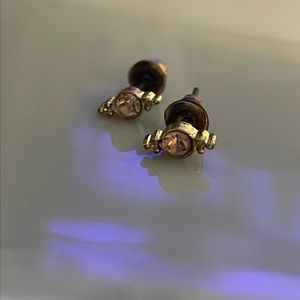 Stud earrings with gems